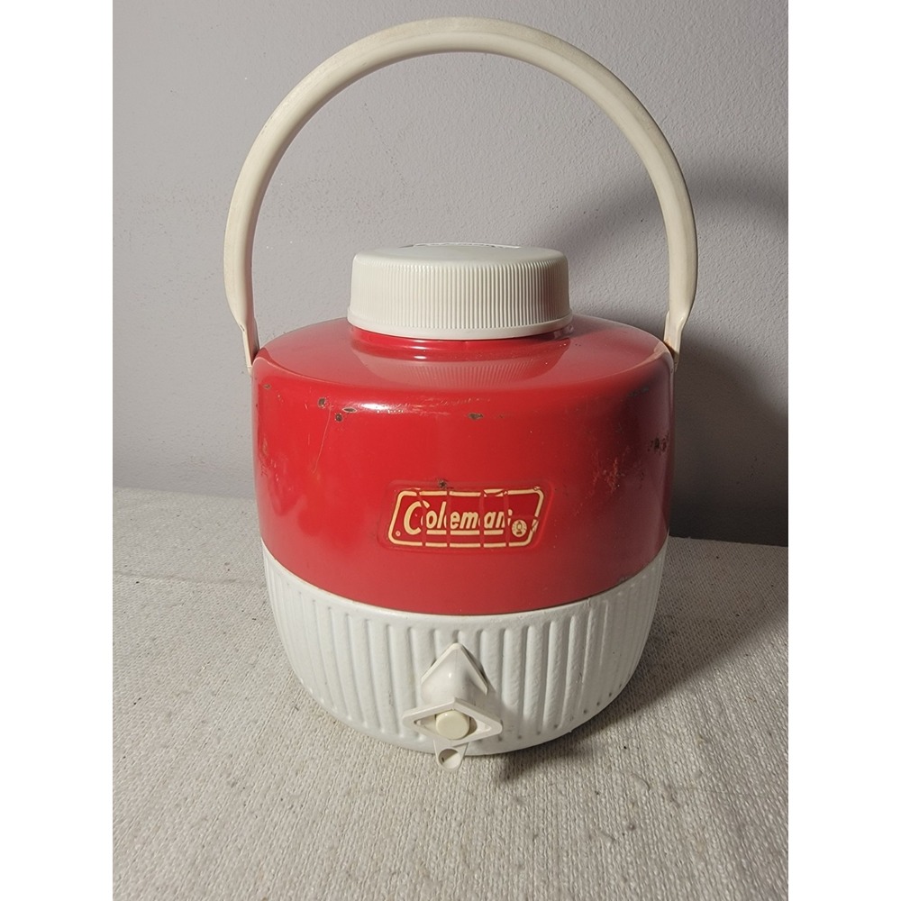 Vintage Coleman Water Jug Cooler 1 Gallon Red White Metal Spout Cup 6-79 Wichita